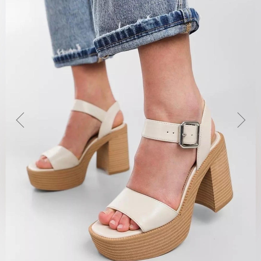 NEW STEVE MADDEN - MADDEN GIRL stacked wooden platform sandal in ivory - Picture 1 of 8